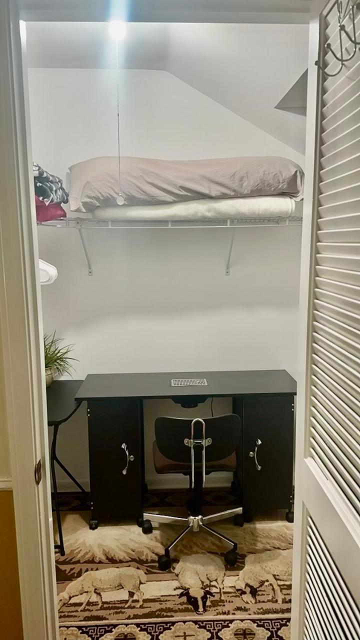 B3 A Private In Downtown With Desk And Wi-fi Near Everything Séjour chez l'habitant *